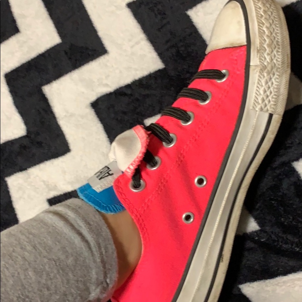 double tongue converse